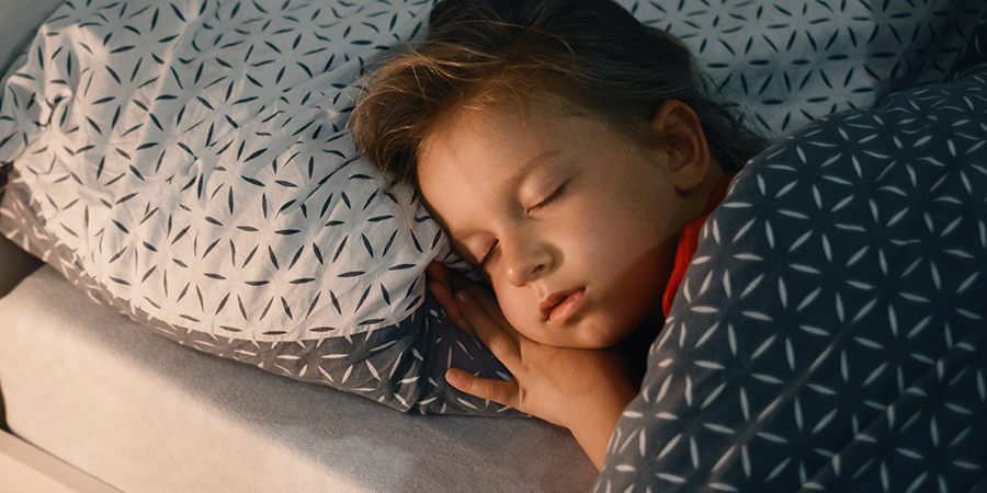 Quanto tempo de sono as crianças realmente precisam?