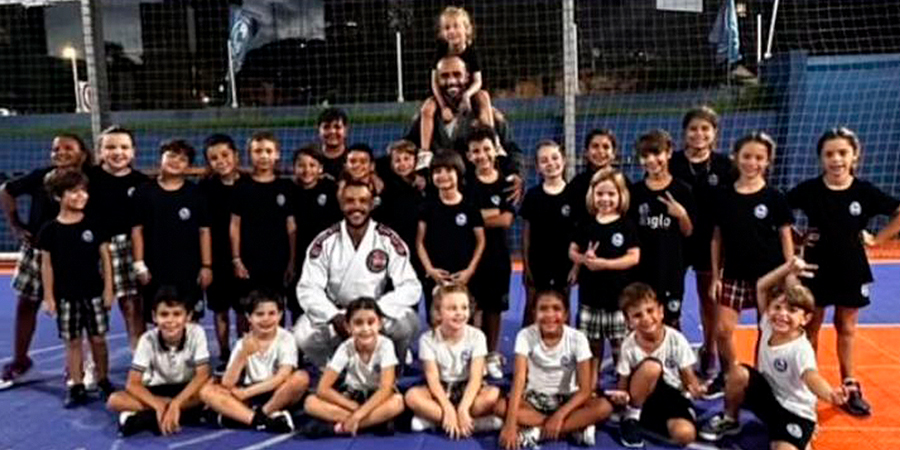 alunos de jiu-jitsu do colégio anglo itajaí 